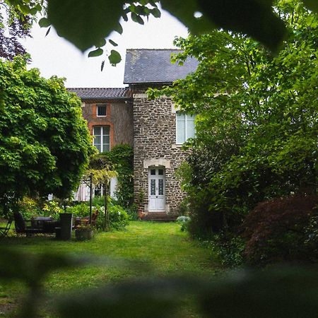 Maison D'Hotes La Bien-Aimee Montrevault Exteriör bild